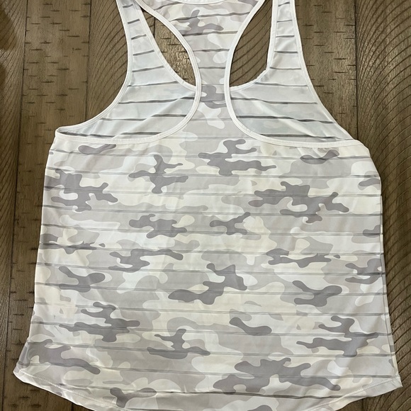 Zyia Havana Racerback Tank top, nimbus. Size XL - Picture 2 of 3